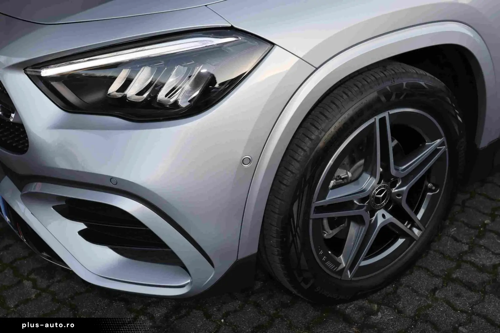 MERCEDES-BENZ GLA 180 AMG DISTRO TOTWINKEL 360  MBUX LED 19