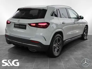 MERCEDES-BENZ GLA 180 AMG TOTWINKEL 19 ZOLL LED KAMERA MBUX