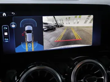 MERCEDES-BENZ GLA 180 AMG TOTWINKEL 19 ZOLL LED KAMERA MBUX