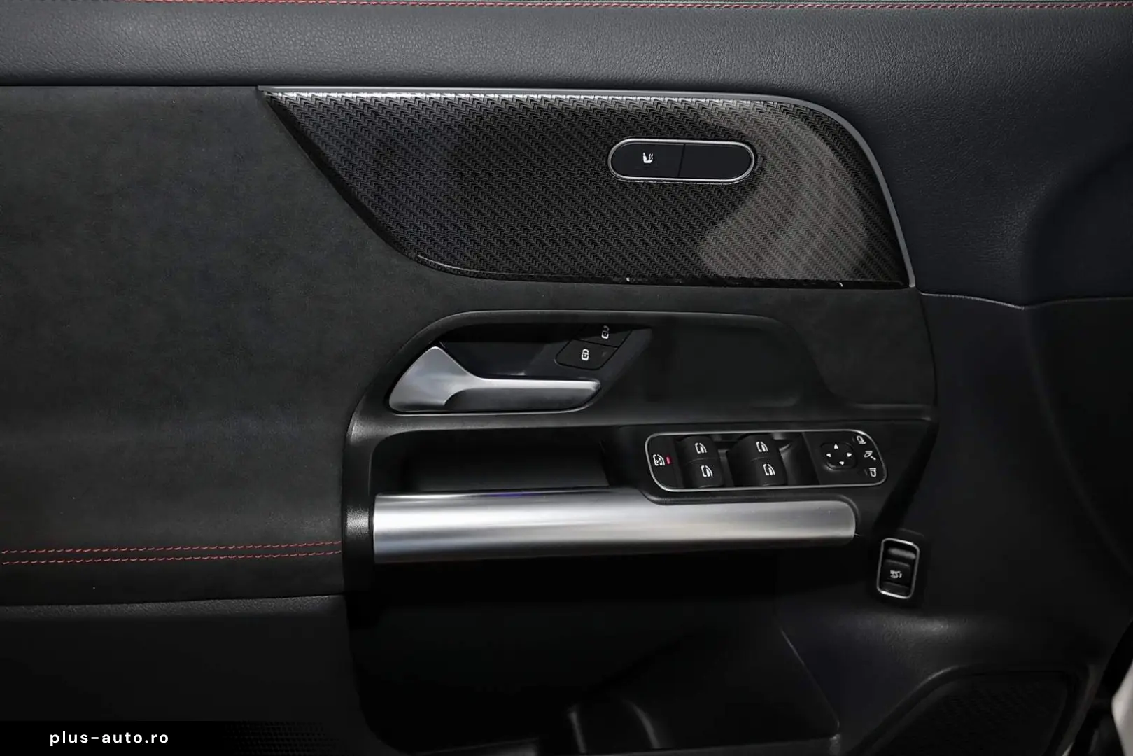 MERCEDES-BENZ GLA 180 AMG TOTWINKEL 19 ZOLL LED KAMERA MBUX