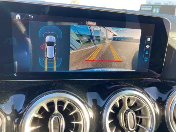 MERCEDES-BENZ GLA 200 AMG MBUX Night Distr M-BEAM LE&hellip;