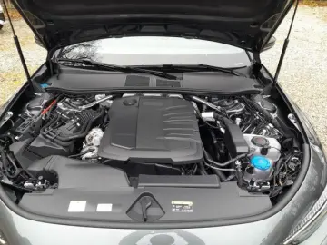 AUDI A5 Avant TDI quattro S tronic S line AHK Matrix