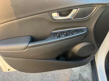 HYUNDAI Kona Prestige 64 kWh Elektro  LEDER NAV KAM