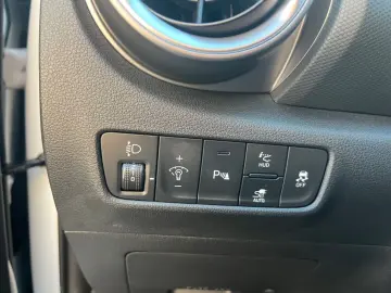 HYUNDAI Kona Prestige 64 kWh Elektro  LEDER NAV KAM