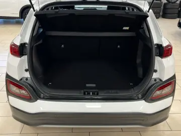 HYUNDAI KONA Elektro Trend 2WD CarPlay Navi R-Cam SOH 10