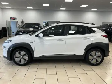 HYUNDAI KONA Elektro Trend 2WD CarPlay Navi R-Cam SOH 10