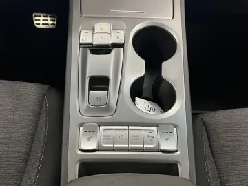 HYUNDAI KONA Elektro Trend 2WD CarPlay Navi R-Cam SOH 10