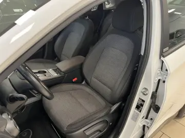 HYUNDAI KONA Elektro Trend 2WD CarPlay Navi R-Cam SOH 10