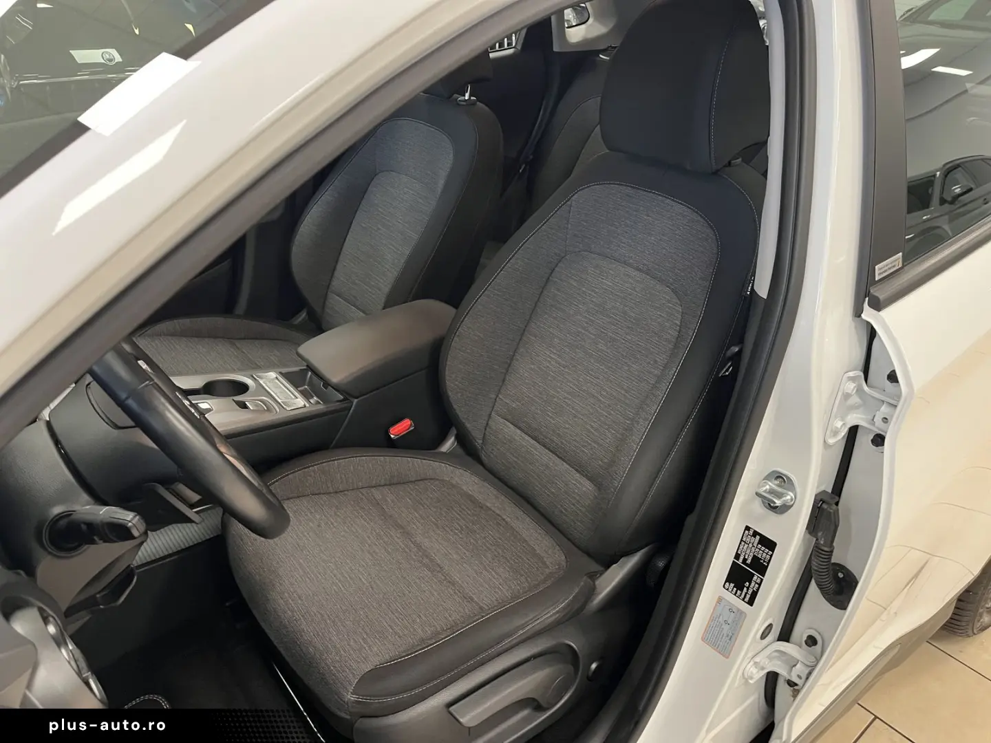 HYUNDAI KONA Elektro Trend 2WD CarPlay Navi R-Cam SOH 10