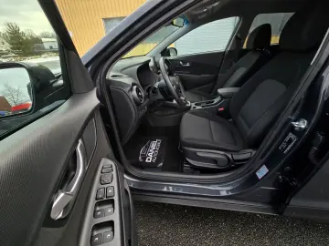 HYUNDAI Kona 1.6 GDI Edition 30  Hybrid DCT LED NAV KAM