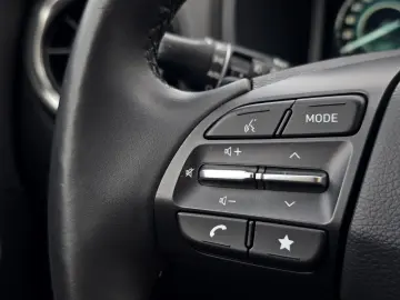 HYUNDAI Kona 1.6 GDI Edition 30  Hybrid DCT LED NAV KAM