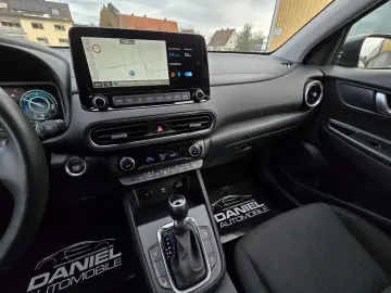 HYUNDAI Kona 1.6 GDI Edition 30  Hybrid DCT LED NAV KAM