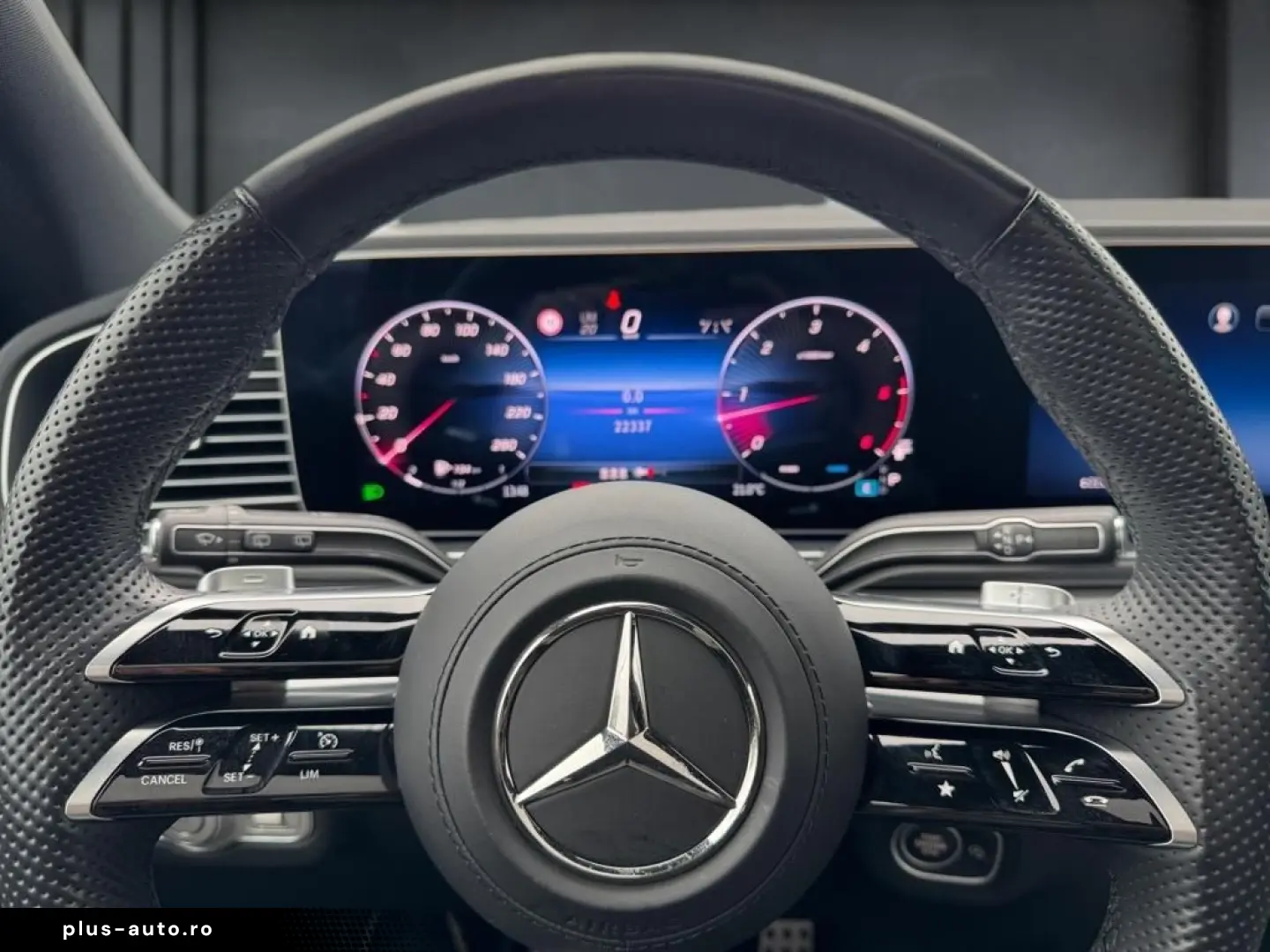 MERCEDES-BENZ GLE 300 d 4M AMG  MBEAM BURM StHz PANO&hellip;