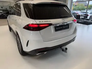 MERCEDES-BENZ GLE 350 de 4M AMG Sitzklima AHK Pano Airmatic
