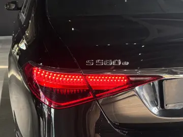 MERCEDES-BENZ S 580e Lang  Pano HUD Burmester Chauff&hellip;