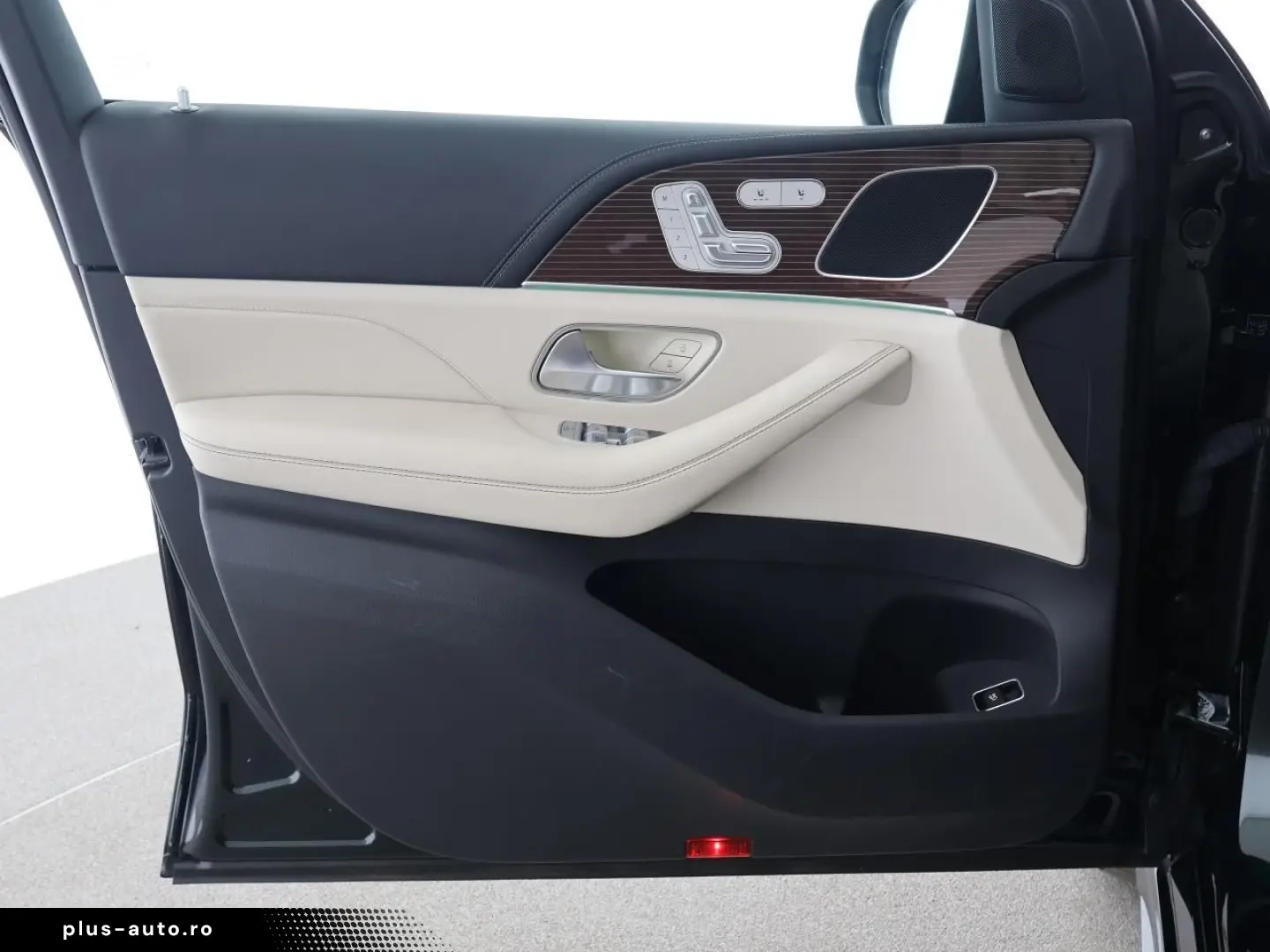 MERCEDES-BENZ GLE 350 de 4M AMG Night Pano AHK Airmatic 360