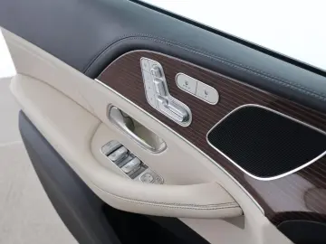 MERCEDES-BENZ GLE 350 de 4M AMG Night Pano AHK Airmatic 360