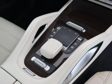 MERCEDES-BENZ GLE 350 de 4M AMG Night Pano AHK Airmatic 360