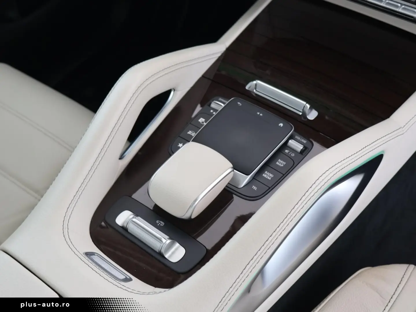 MERCEDES-BENZ GLE 350 de 4M AMG Night Pano AHK Airmatic 360