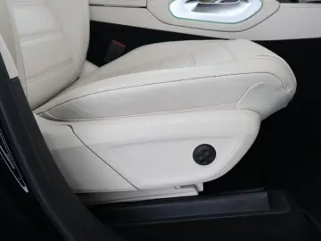 MERCEDES-BENZ GLE 350 de 4M AMG Night Pano AHK Airmatic 360