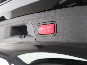 MERCEDES-BENZ GLE 350 de 4M AMG Night Pano AHK Airmatic 360