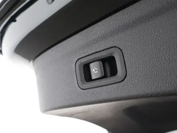 MERCEDES-BENZ GLE 350 de 4M AMG Night Pano AHK Airmatic 360