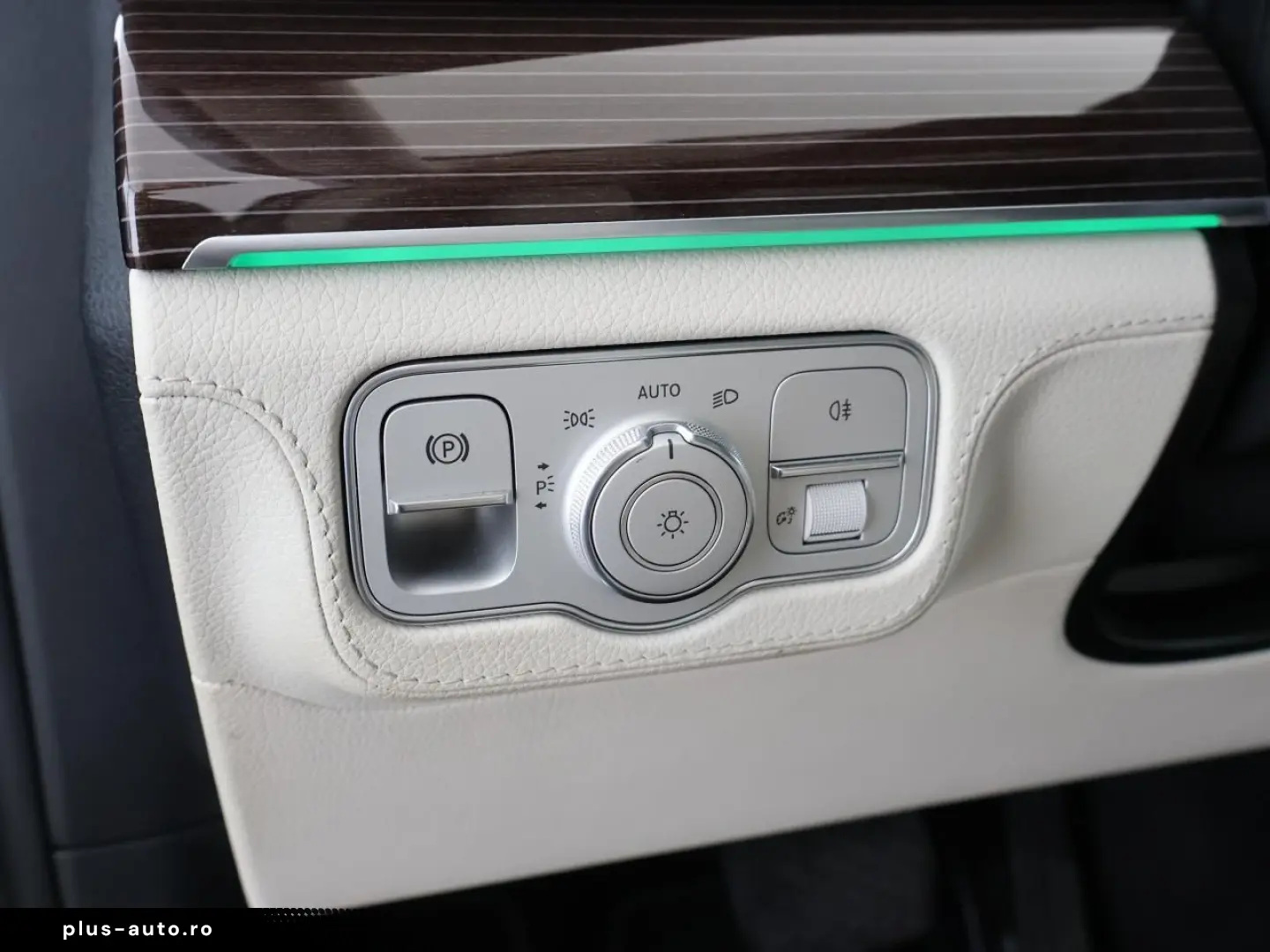 MERCEDES-BENZ GLE 350 de 4M AMG Night Pano AHK Airmatic 360