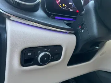 MERCEDES-BENZ V 300 d 4MATIC AVANTGARDE Extralang AMG MEMORY