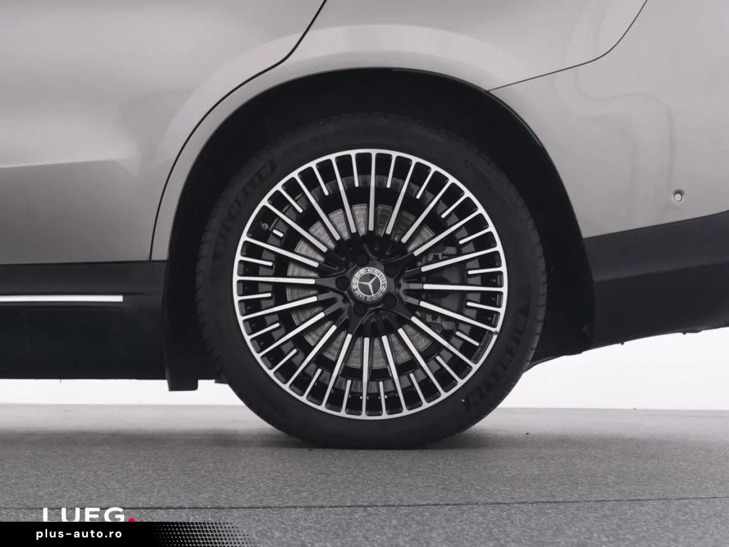 MERCEDES-BENZ EQC 400 4M AMG AHK MBeam 360 Dist KeyG&hellip;