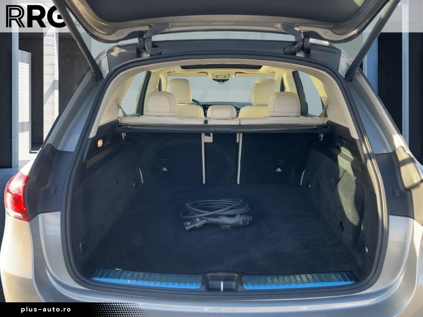 MERCEDES-BENZ GLE 350 de AMG Line 4Matic Panorama Kamera Shz