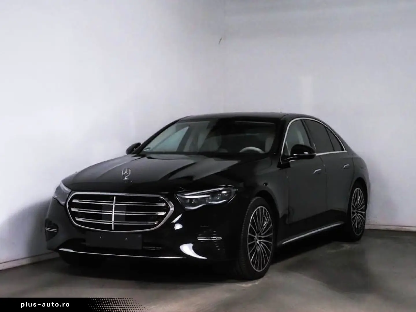 MERCEDES-BENZ E 400 e 4M Limousine EXCLUSIVE PANO 360  DISTR