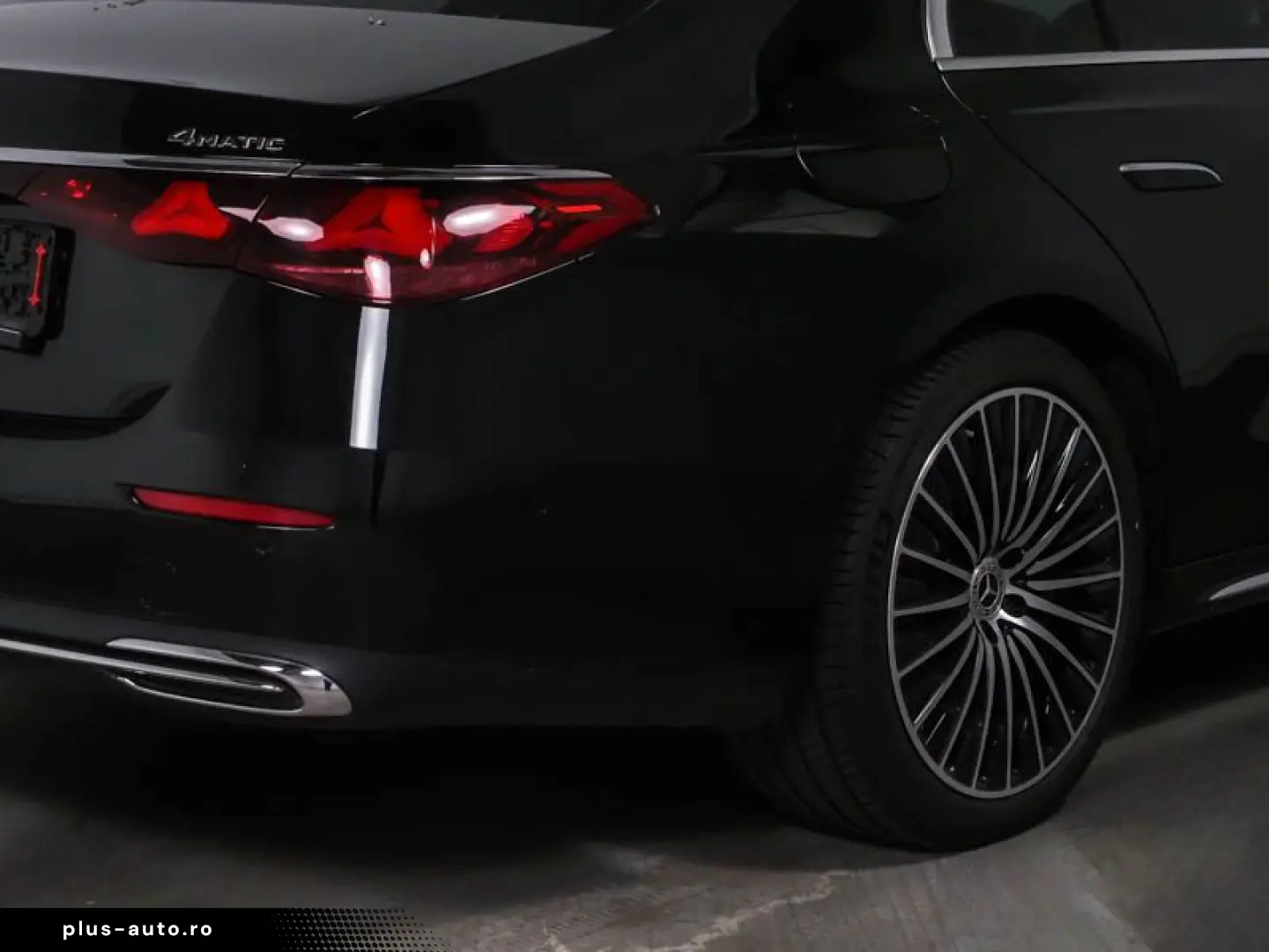 MERCEDES-BENZ E 400 e 4M Limousine EXCLUSIVE PANO 360  DISTR