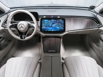 MERCEDES-BENZ E 400 e 4M Limousine EXCLUSIVE PANO 360  DISTR