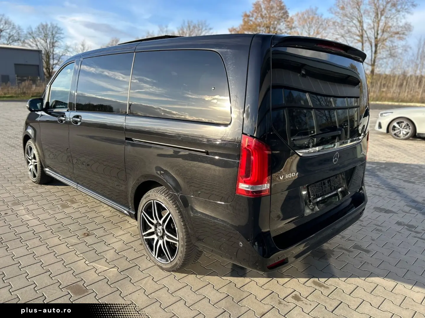 MERCEDES-BENZ V300d 4M Lang AMG -7S-2xEl.Tür-Pano-360K-19Zo