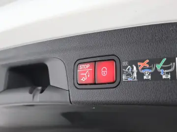 MERCEDES-BENZ GLE 350 de 4M AMG Night Sitzklima Pano AHK 360