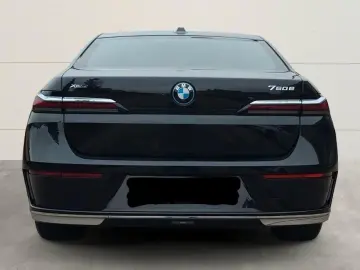BMW BMW 750 e xDrive 360 SOFT CLOSE B&WIconic Glow