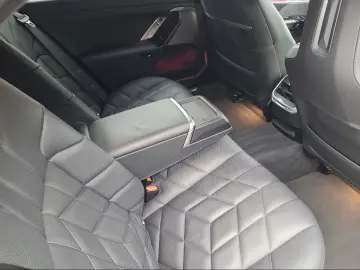 BMW BMW 750 e xDrive 360 SOFT CLOSE B&WIconic Glow