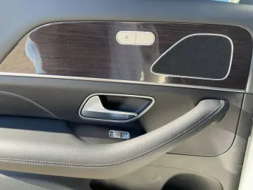 MERCEDES-BENZ GLE 350 d 4M AMG Line AHK KeyGo MBeam Pano TWA