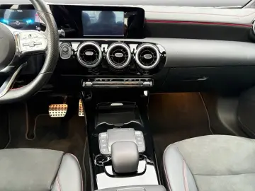 MERCEDES-BENZ CLA 250e AMG MBUX SHZ TEMP LED PANO SHZ