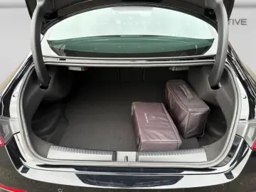 MERCEDES-BENZ CLA 250e AMG MBUX SHZ TEMP LED PANO SHZ