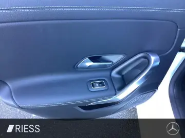 MERCEDES-BENZ CLA 250 e Cp AMG LED Ambiente PTS Navi&hellip;