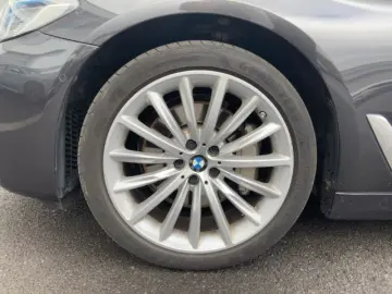 BMW 530 i xDr Limo Laser Pano HiFi Leder HUD NAV SHZ