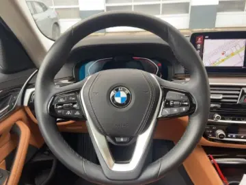 BMW 530 i xDr Limo Laser Pano HiFi Leder HUD NAV SHZ
