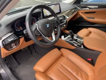 BMW 530 i xDr Limo Laser Pano HiFi Leder HUD NAV SHZ