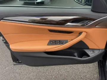 BMW 530 i xDr Limo Laser Pano HiFi Leder HUD NAV SHZ