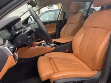 BMW 530 i xDr Limo Laser Pano HiFi Leder HUD NAV SHZ