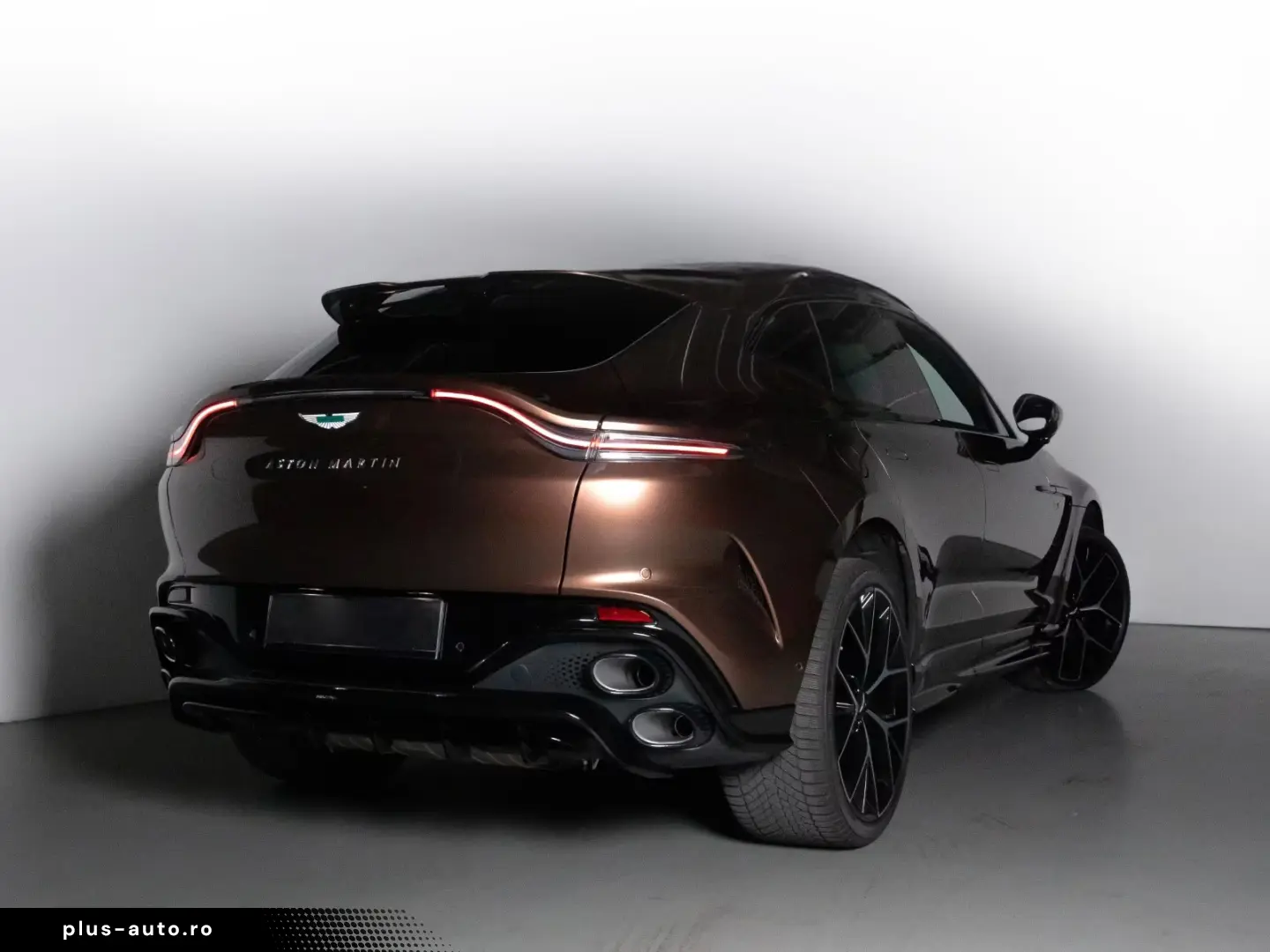 Aston Martin DBX S   Magneto Bronz