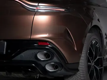 Aston Martin DBX S   Magneto Bronz