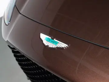 Aston Martin DBX S   Magneto Bronz