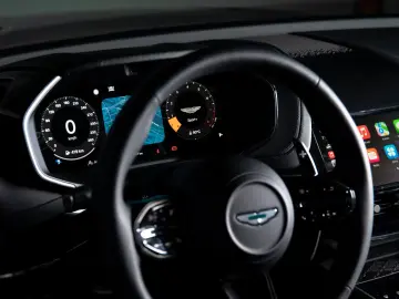 Aston Martin DBX S   Magneto Bronz